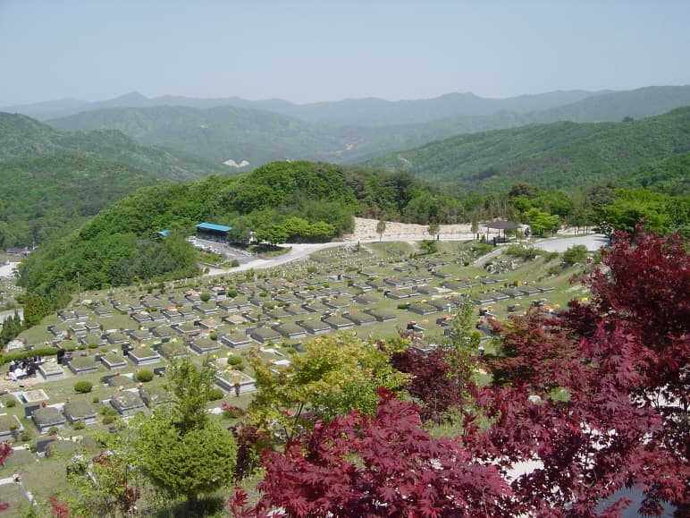 목련공원묘원