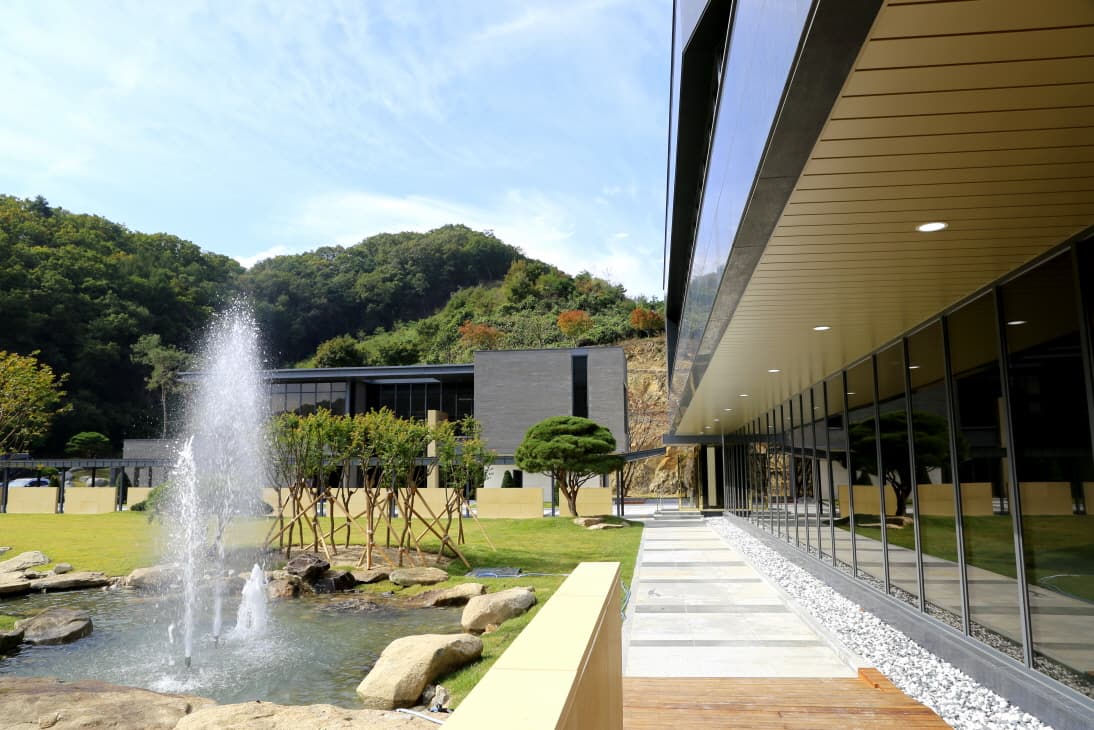 평화공원 파라다이스 추모관