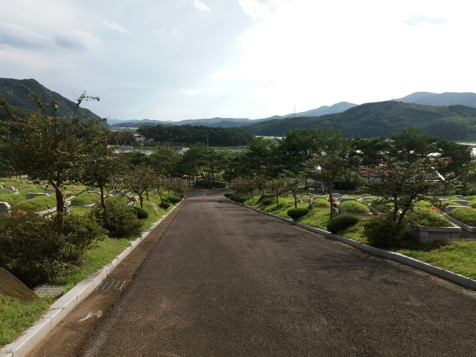 본향원(산청군공설묘지)