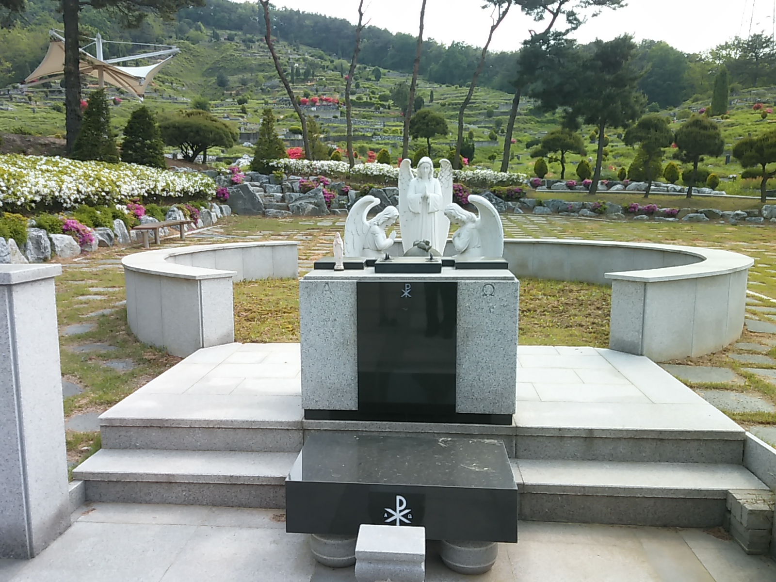 천주교 비봉추모관