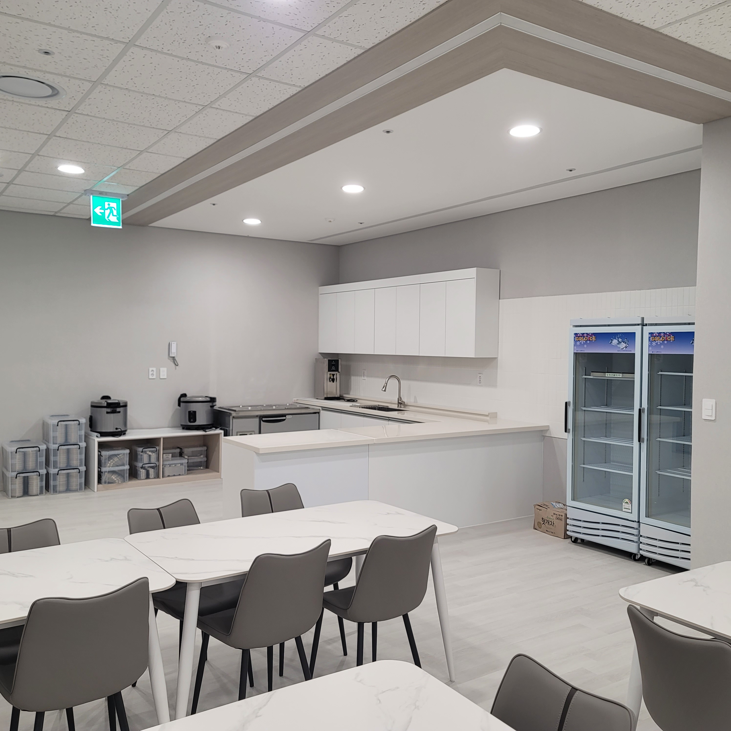 덕유산자연사랑장례식장 접수 로비 - 경상남도 거창군